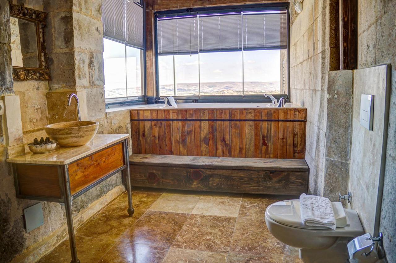 Karma Cappadocia Bed & Breakfast Ючхисар Екстериор снимка